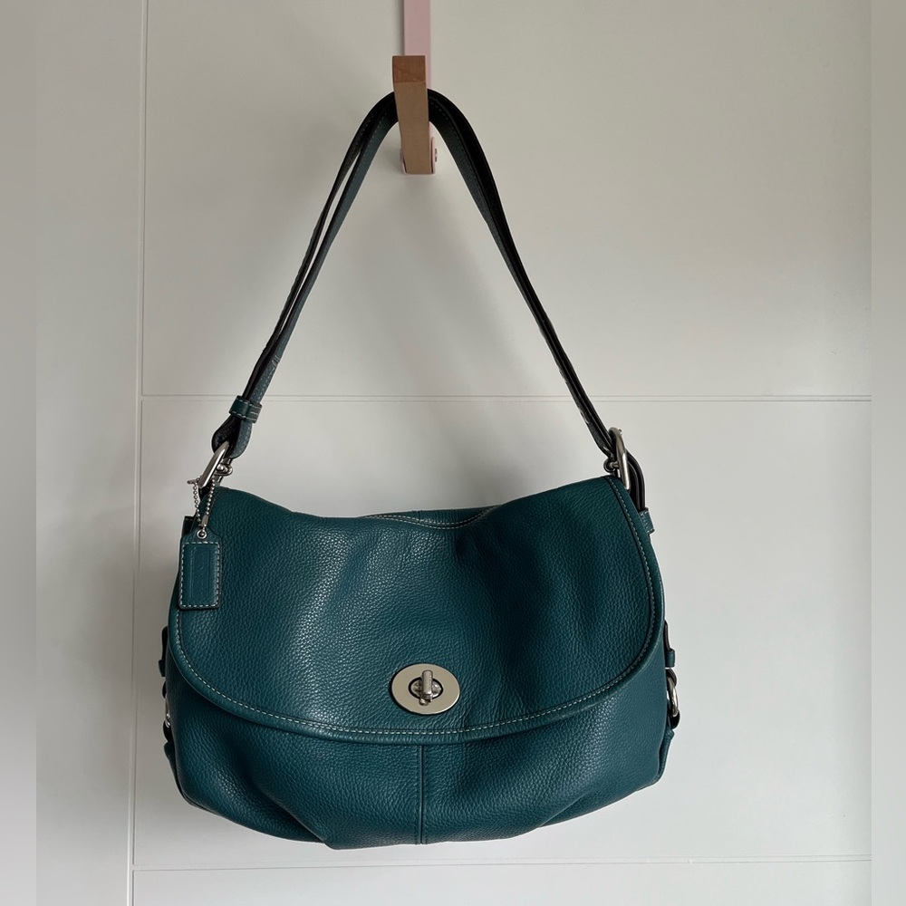 📢CLOSET CLEAROUT TODAY ONLY📢Coach Teal Leather Turn lock Flap Y2K😍😍😍